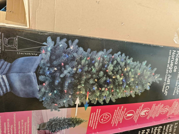 Kalėdų eglutė su lemputėmis