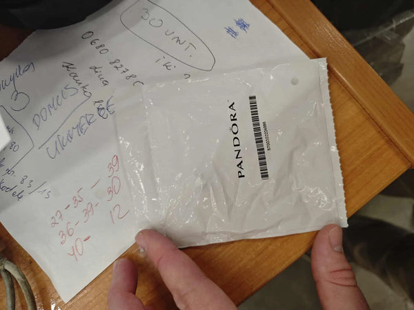 Pandora karoliukas "Birthday" (Sterling silver 925)