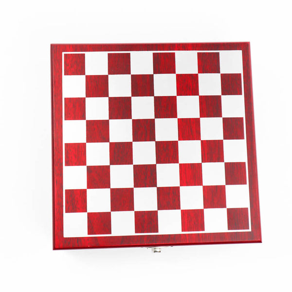 vyno aksesuarų dėžutė su šachmatų žaidimu